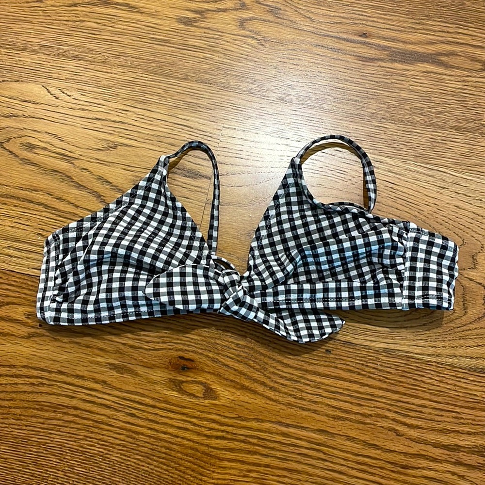 Bikini top with bow